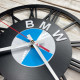 Элегантные настенные часы BMW - идеальный подарок для автолюбителя!
